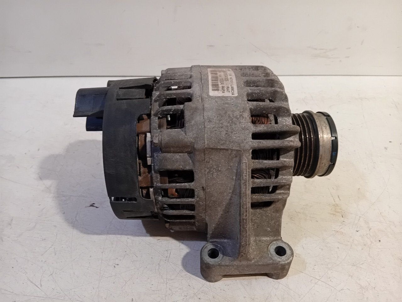Dynamo Fiat 500X, Onderdelen@venauto.nl, Van der Ven Autorecycling B.V., Gebruikt, Ettenseweg 76, 4706 PB Roosendaal, The Netherlands