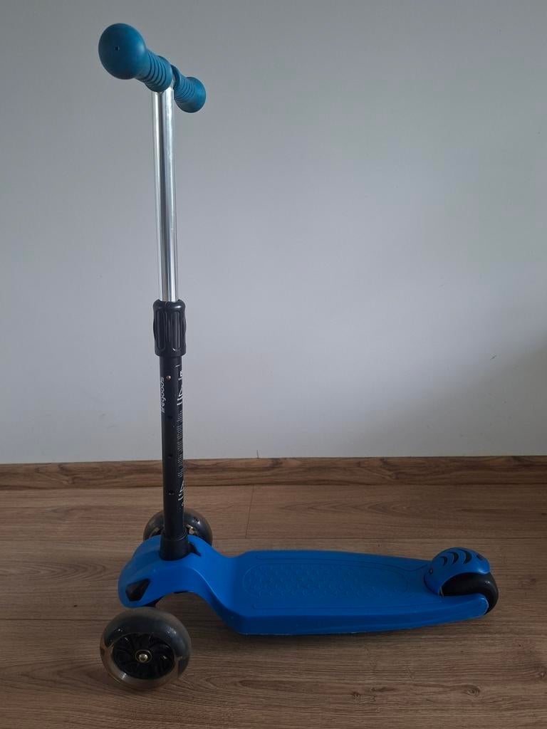 Blauwe step voor kinderen met LED-verlichting, Fietsen en Brommers, Steps, Ophalen of Verzenden