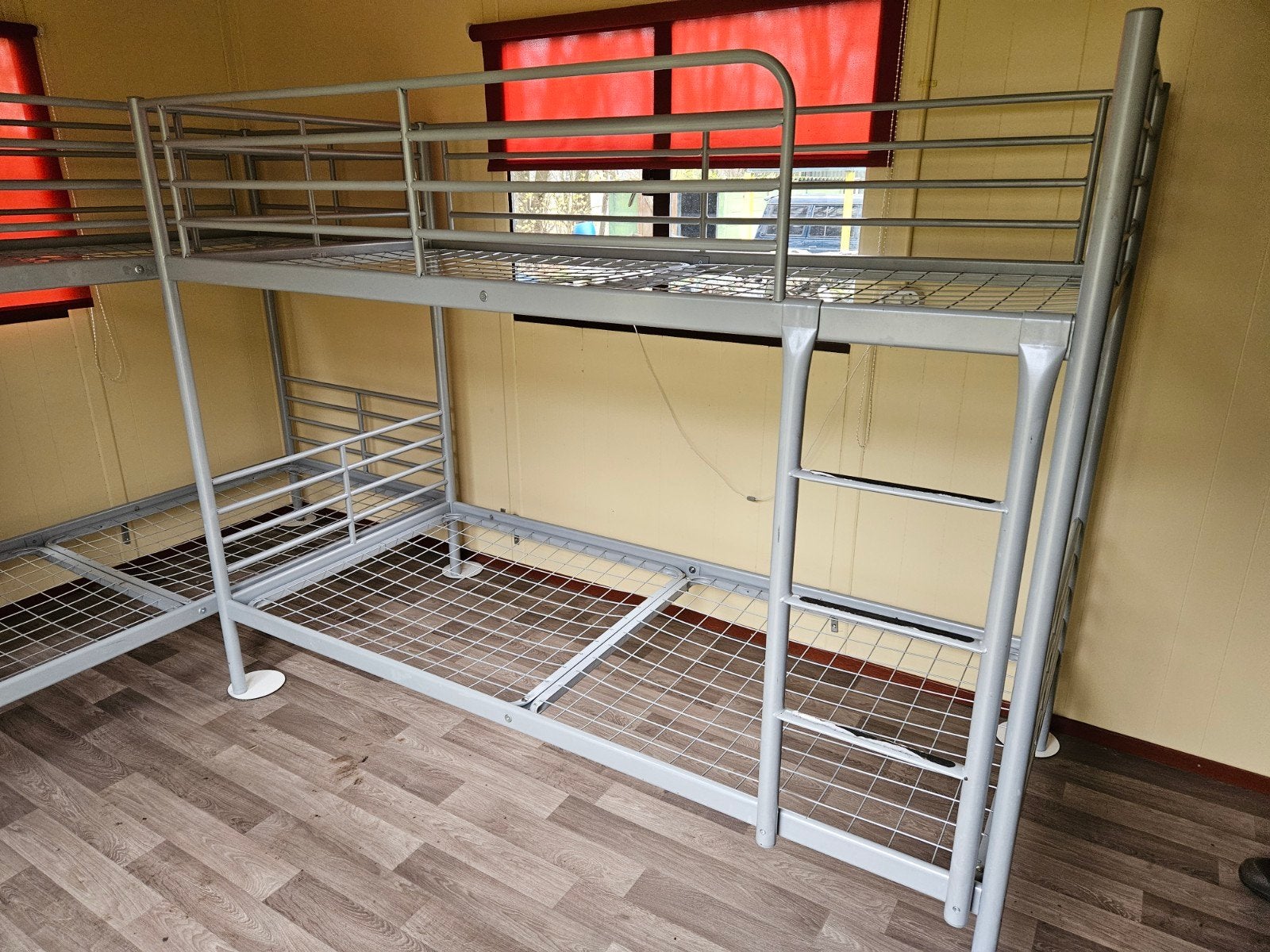 2x IKEA metalen stapelbedden - reeds gedemonteerd, Ophalen, Eenpersoons, 90 cm, Stapelbed