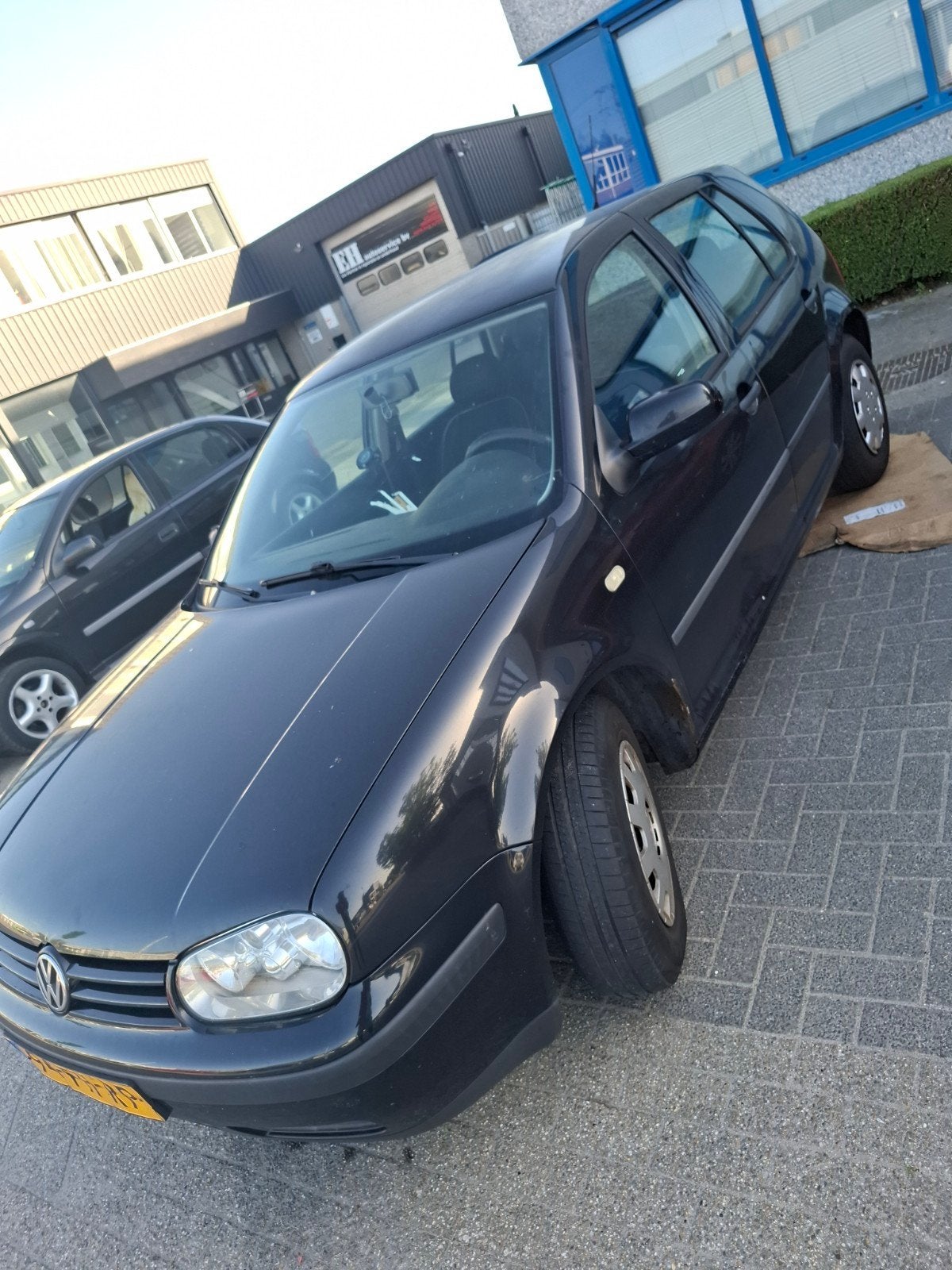 Golf 4 5deurs met motorschade, Ophalen