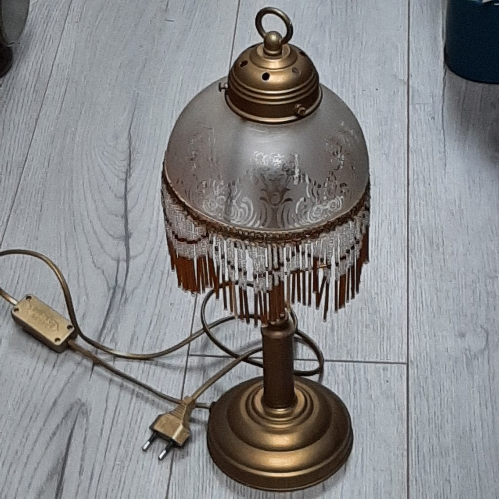 Antiek staand tafellampje met kralenrand elektrisch, Ophalen