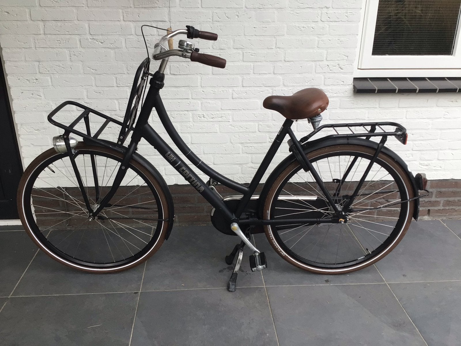 Cortina fiets 28 inch met bijna nieuwe banden, Terugtraprem, Versnellingen, Zo goed als nieuw, Ophalen