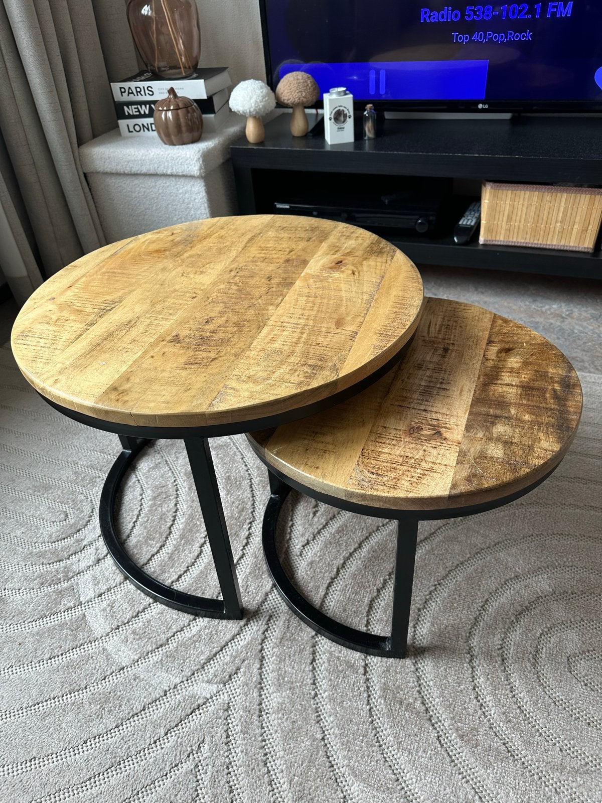 Set van 2 ronde salontafels - Mangohout en metaal, Ophalen, 50 – 75, Minder dan 50 cm, Rond