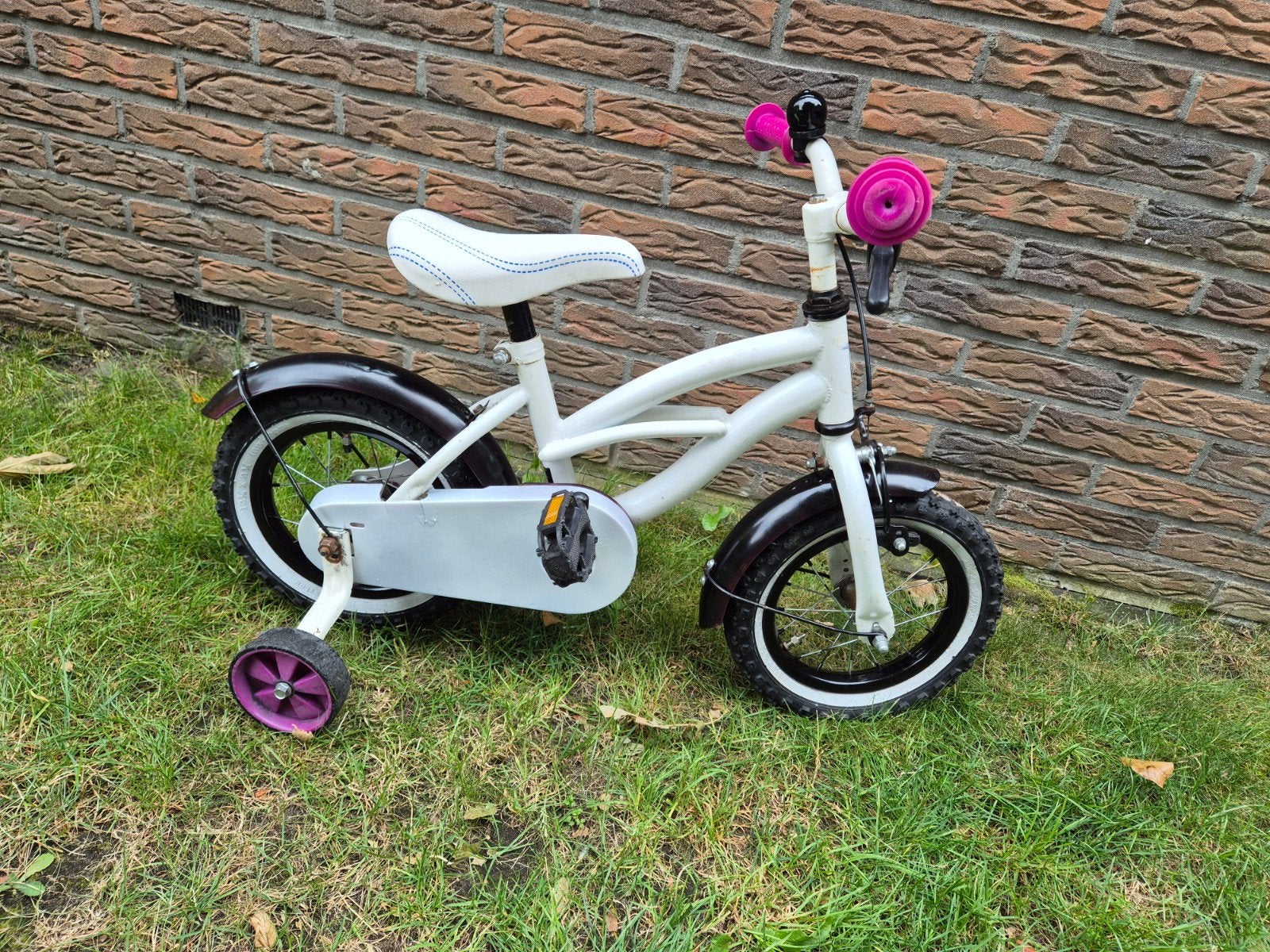 Gratis! Kinderfiets 12 inch met zijwieltjes, Fietsen en Brommers, Fietsen | Kinderfietsjes, Ophalen, Zijwieltjes, Gebruikt, Velgrem