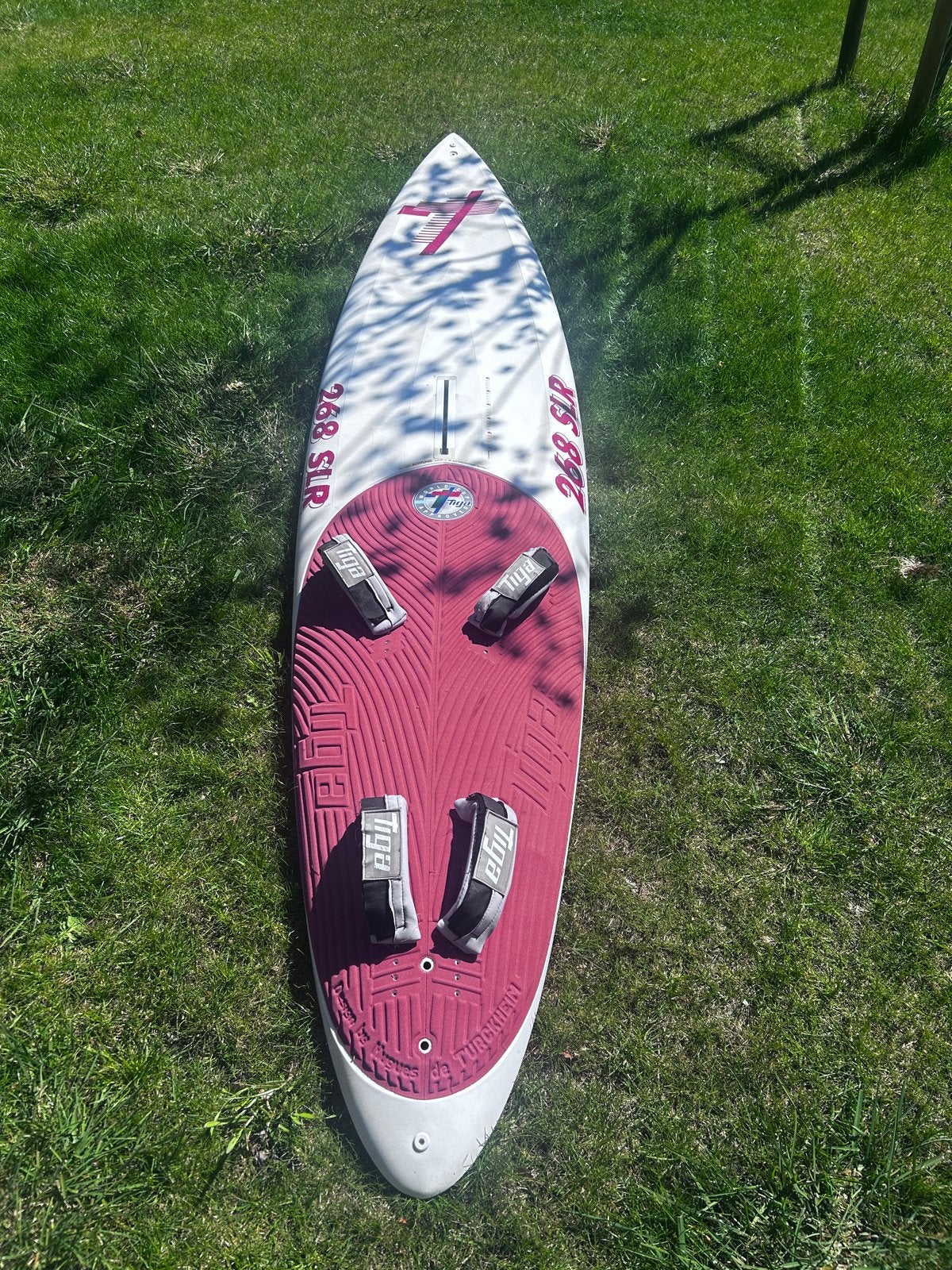 Tiga Windsurfplank met vinnen - Slalom Race 310, 250 tot 300 cm, Gebruikt, Met vin(nen), Plank