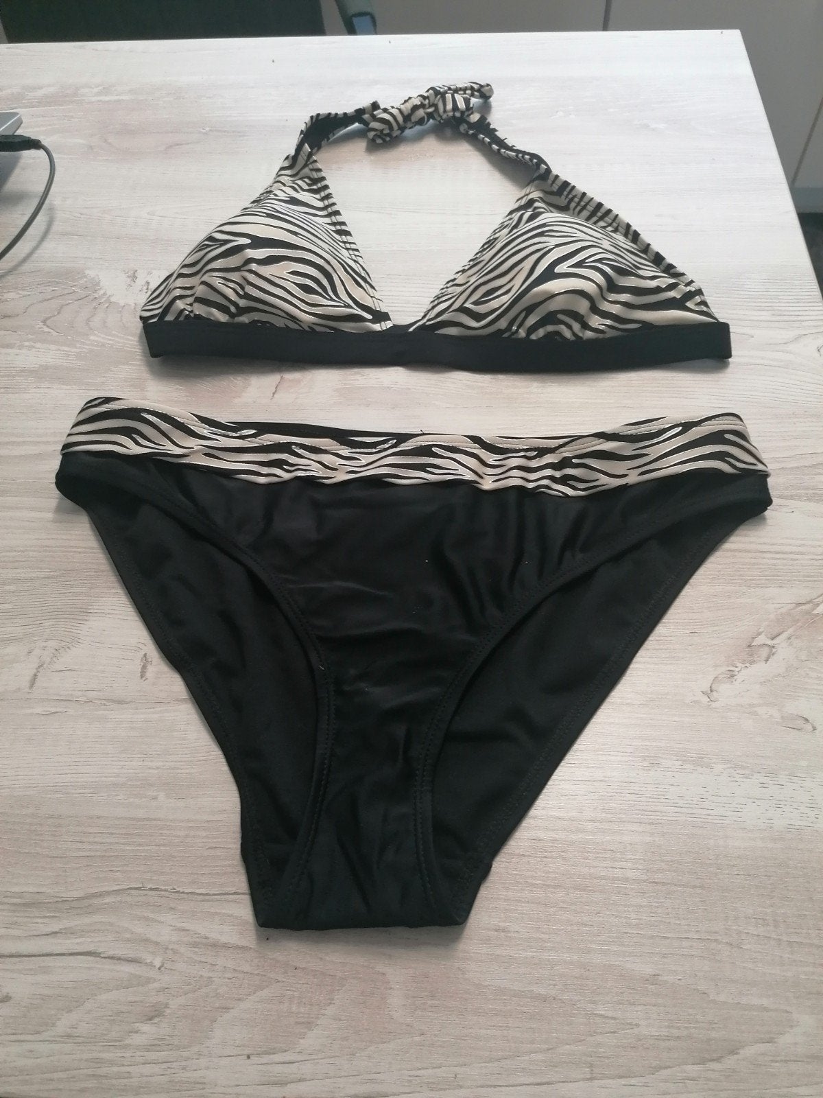 Tropical Beach Bikini met Zebraprint - Zo goed als nieuw, Kleding | Dames, Badmode en Zwemkleding, Ophalen of Verzenden, Zo goed als nieuw