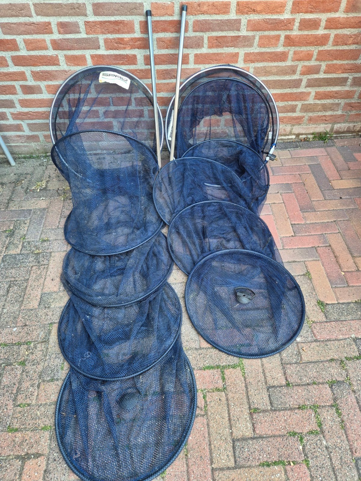 Diverse visbenodigdheden: leefnetten, schepnetten, paraplu's, Ophalen, Gebruikt, Net of Fuik