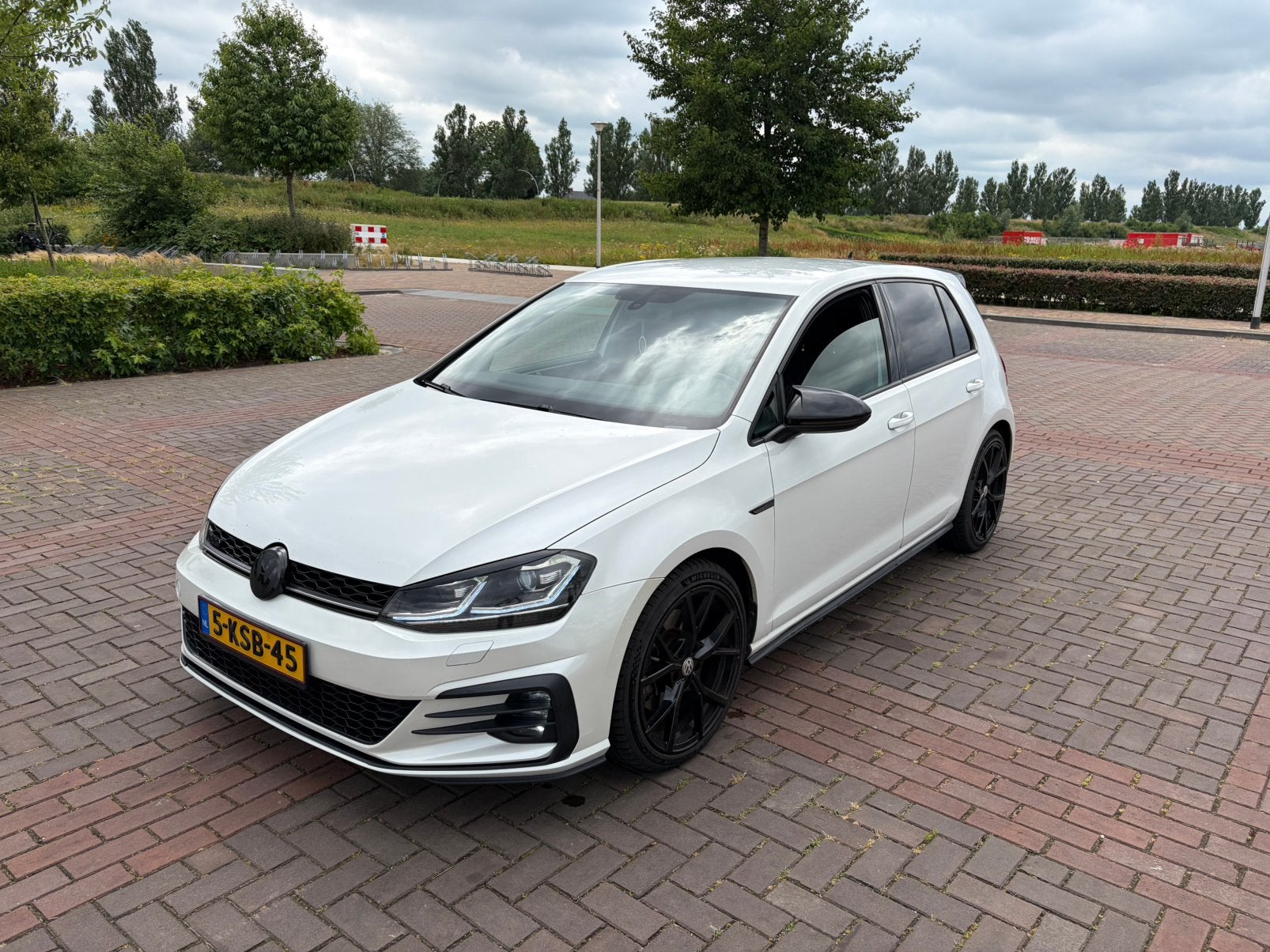 Volkswagen Golf 2.0 TDI GTD 135KW 5D 2013 Parelmoer Wit, Auto's, Volkswagen, 1295 kg, 4 cilinders, Wit, Origineel Nederlands