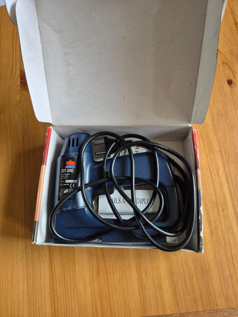 Elektronische nietmachine - Handig voor diverse klussen, Ophalen of Verzenden, Gebruikt