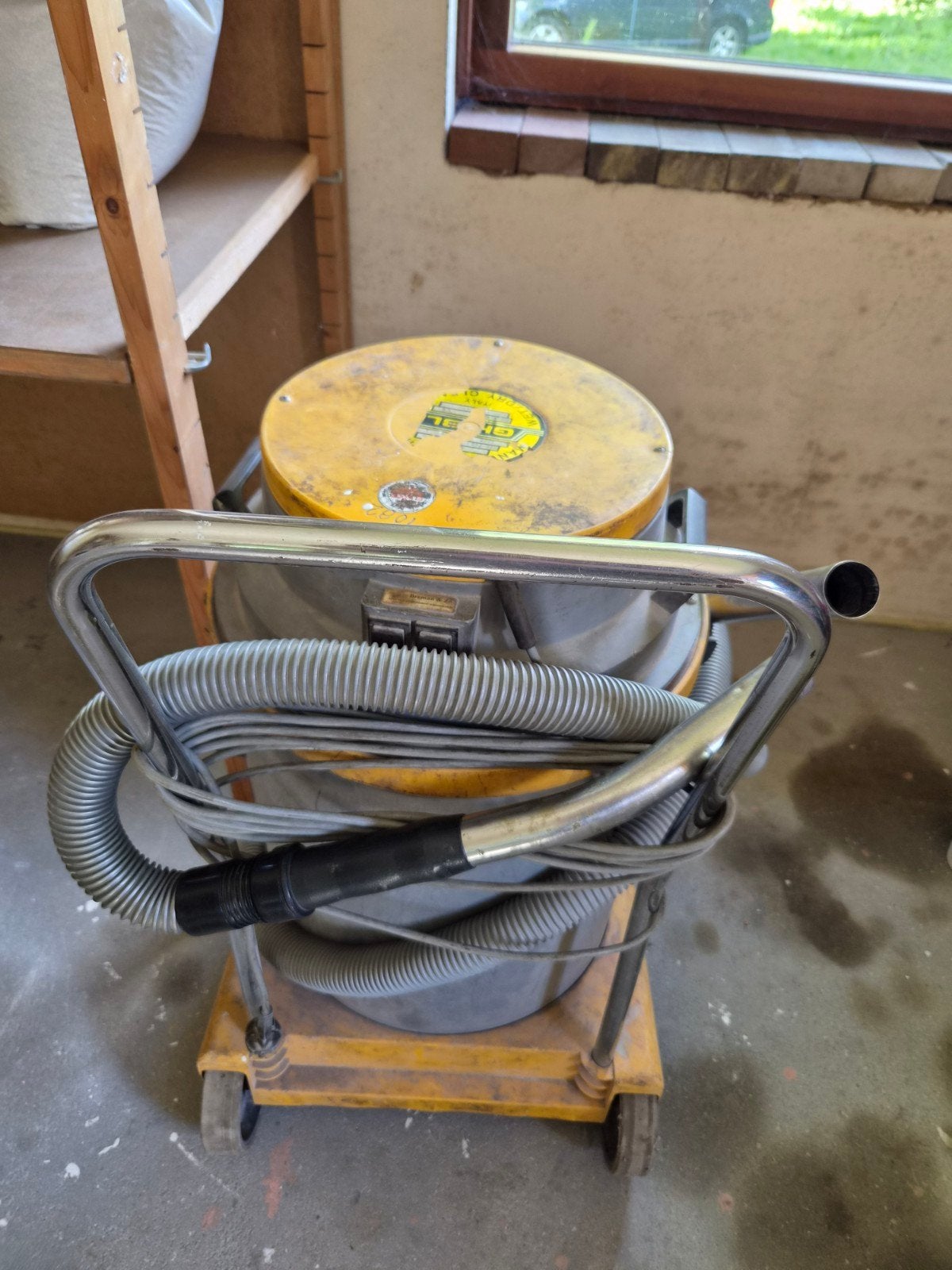 Robuuste bouwstofzuiger - Wet/Dry Clean, Ophalen, Gebruikt, Industriële stofzuiger, Minder dan 1200 watt