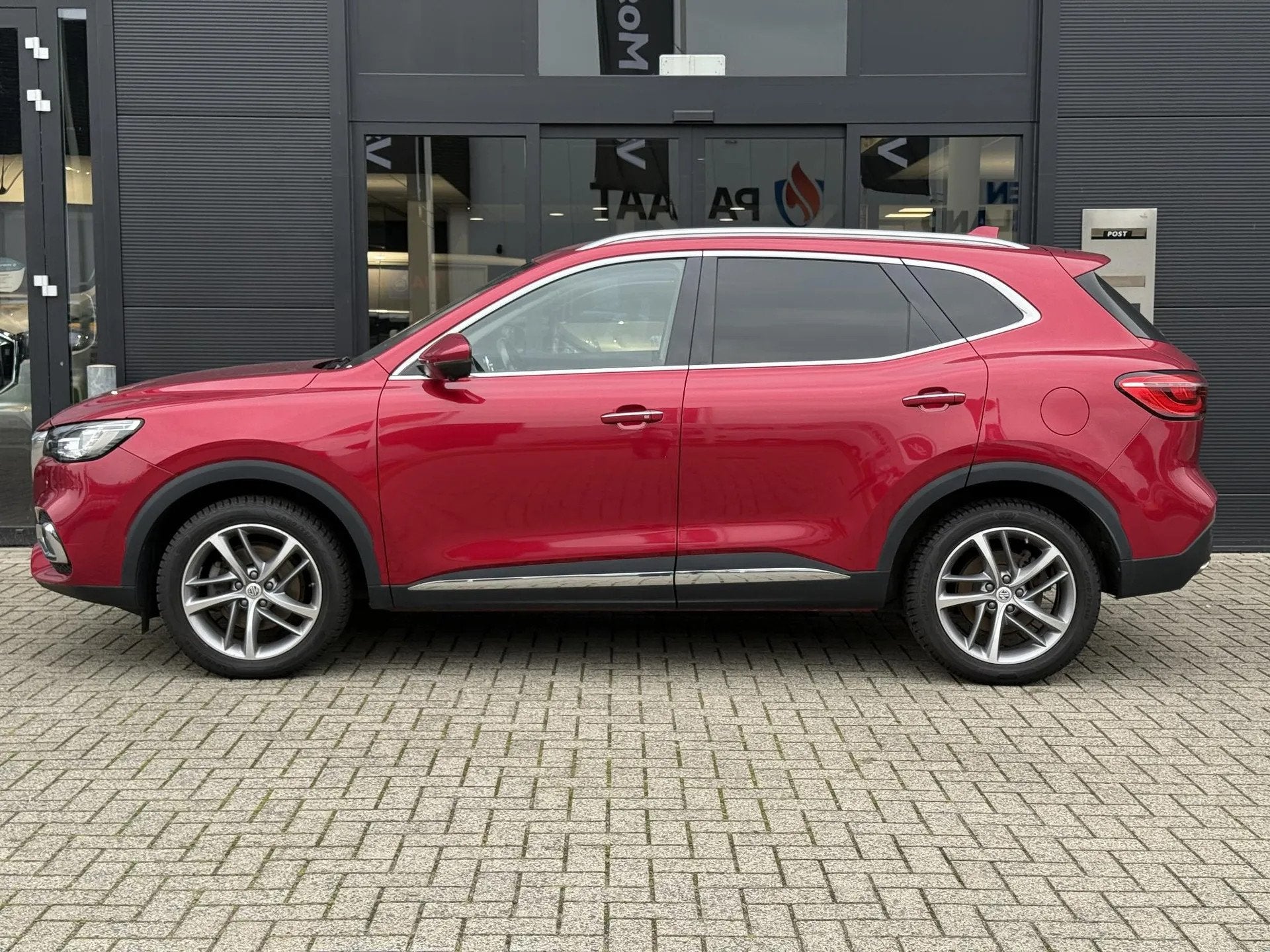 MG EHS 1.5 TGDI PHEV Aut. Luxury (bj 2021, automaat), Auto's, MG, Automaat, Gebruikt, 258 pk, Leder