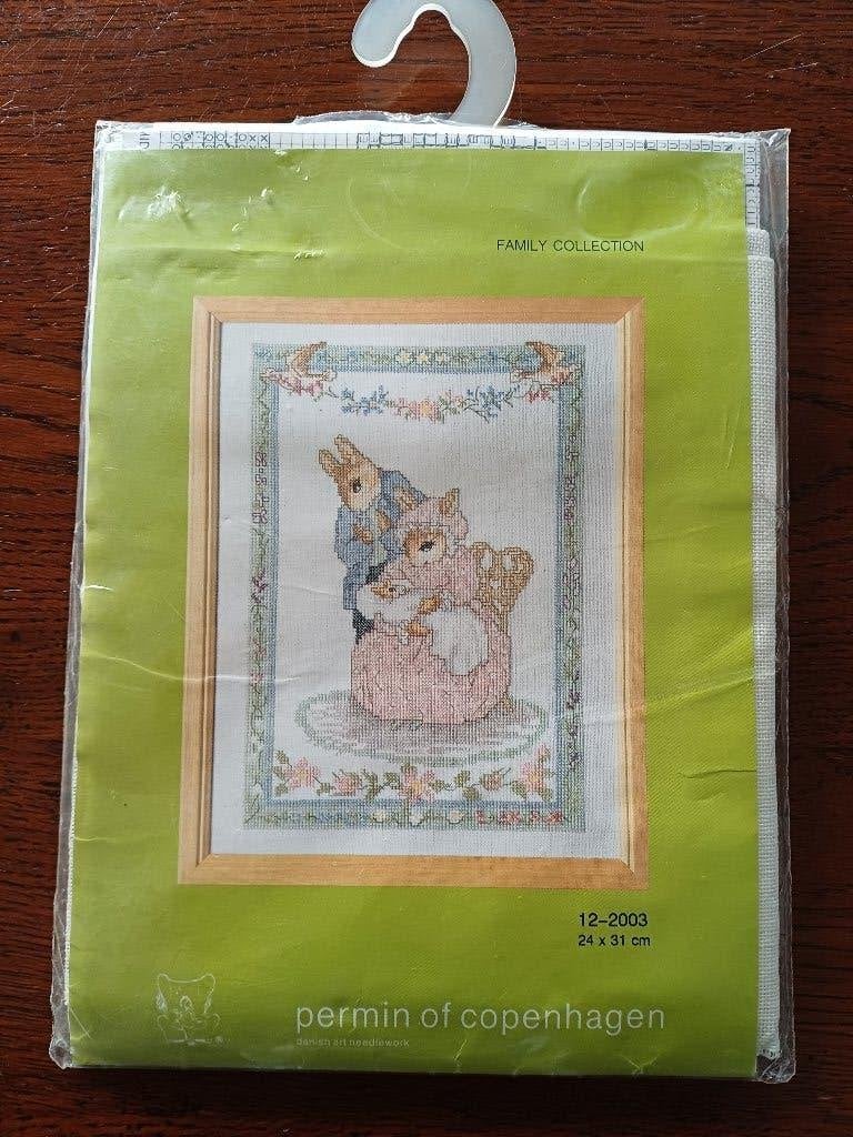 Borduurpakket. permin of copenhagen.,,hazen met babyhaasje,,, Ophalen of Verzenden, Nieuw, Handborduren, Borduurpakket