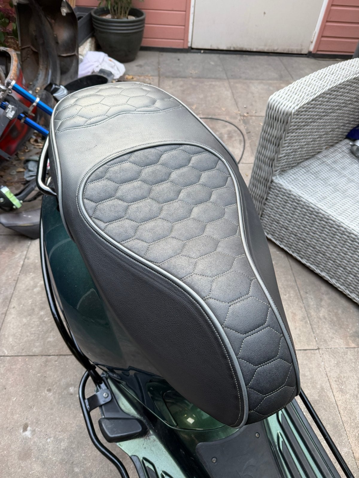 Vespa Sprint Zadel met Gebruikssporen - Ruilen/Te Koop, Fietsen en Brommers, Brommeronderdelen | Scooters, Ophalen of Verzenden