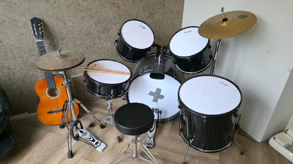 Stagg drumstel - Gebruikt, compleet met bekkens en kruk, Muziek en Instrumenten, Drumstellen en Slagwerk, Ophalen, Gebruikt, Overige merken