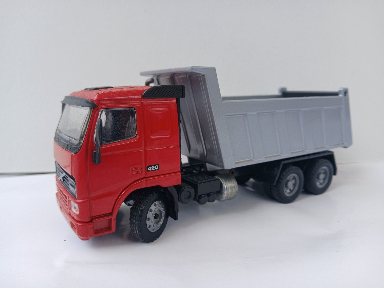 VOLVO FH 12 KIPPER, JOAL, Hobby en Vrije tijd, Modelauto's | 1:87, Ophalen of Verzenden, Bus of Vrachtwagen, Overige merken