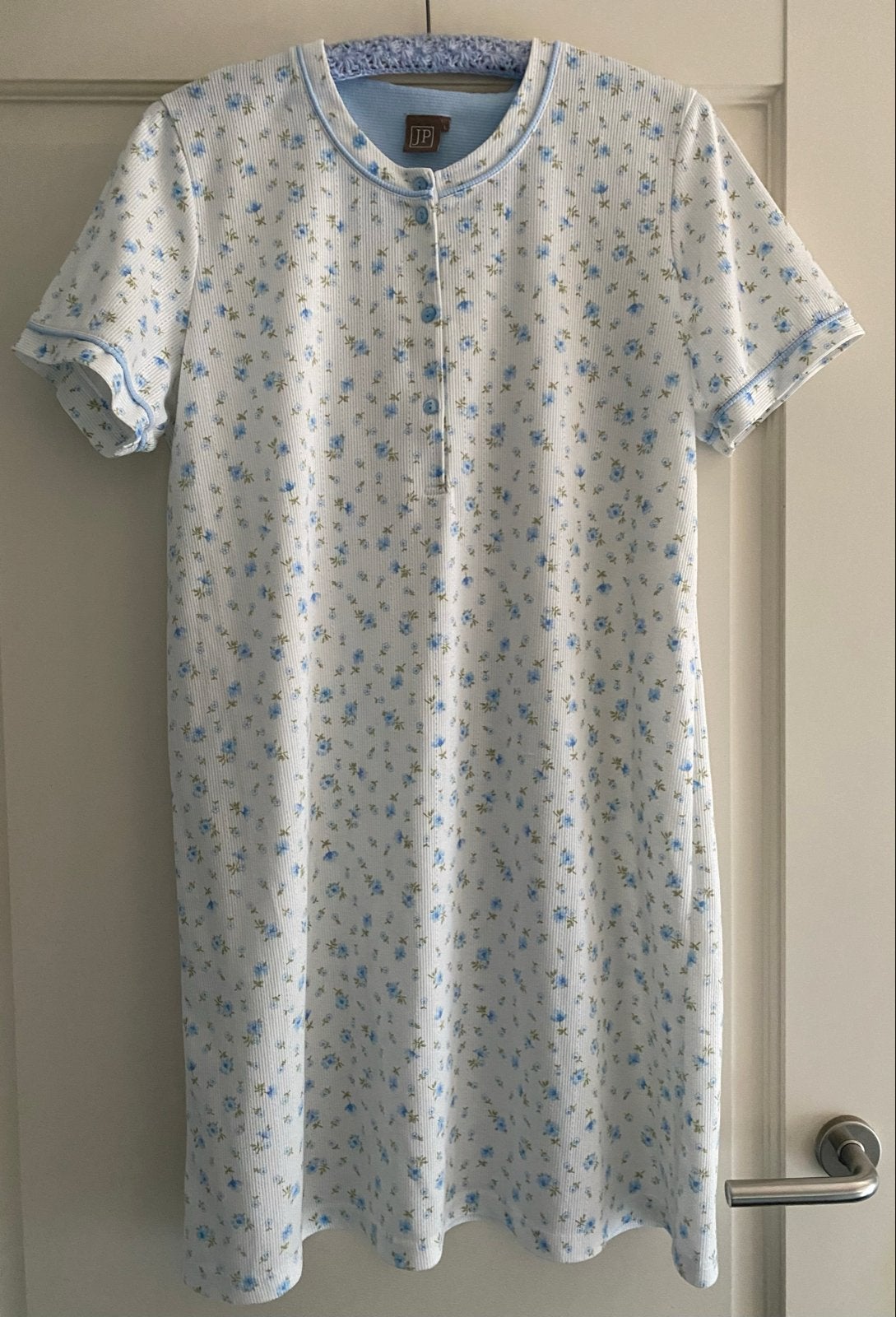 Comfortabel dames nachthemd Maat L met Bloemenprint, Ophalen of Verzenden, Gedragen, Maat 42/44 (L)