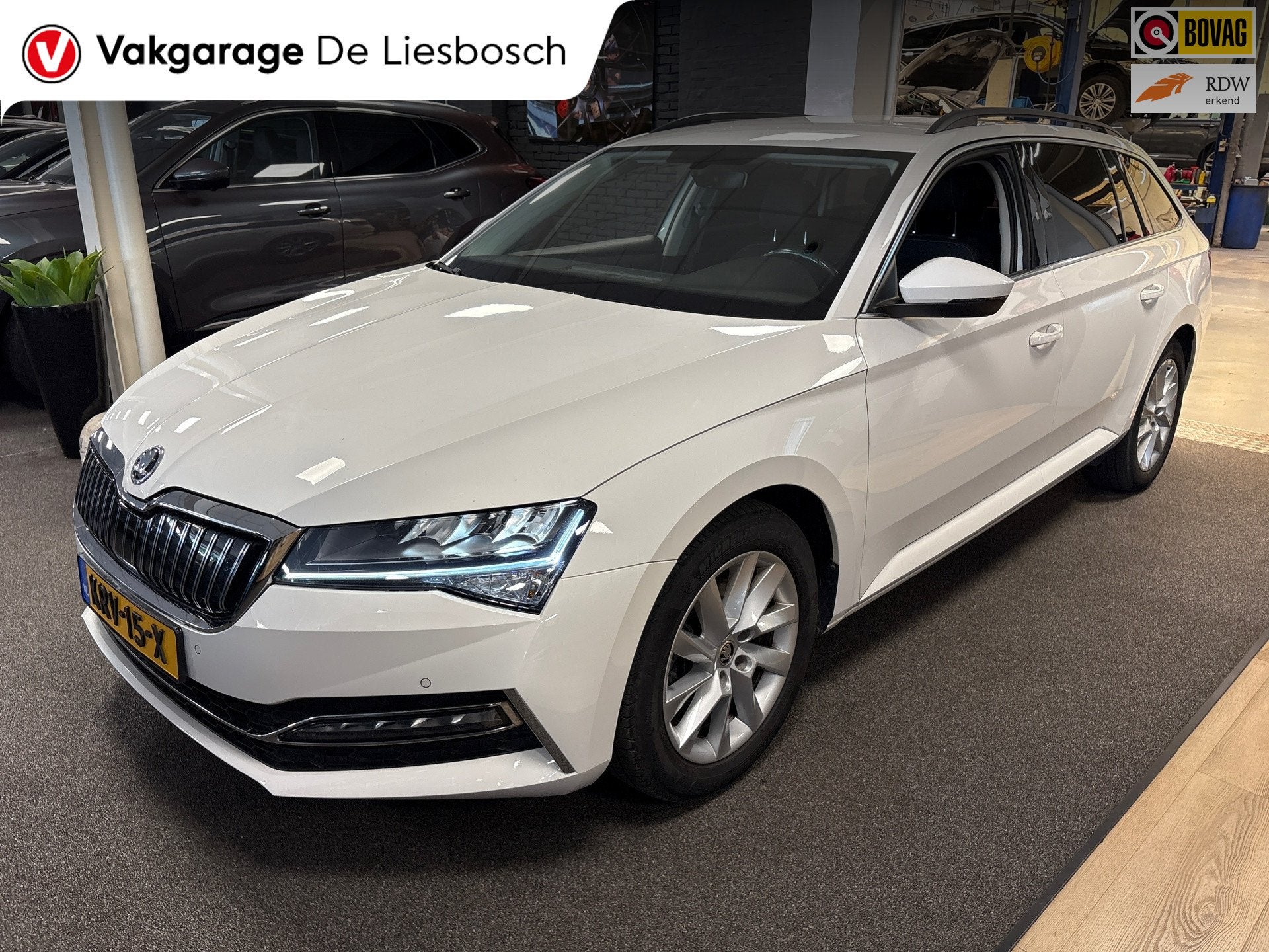 Skoda Superb Combi 1.4 TSI iV Business Edition Plus/navi/sto, Auto's, Skoda, 12 maanden, Stof, Gebruikt, Wit