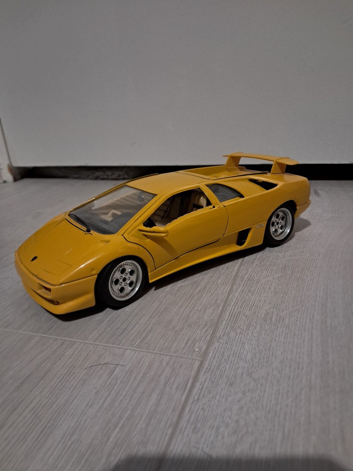 Bburago Lamborghini Diablo 1990 schaal 1/18, Ophalen, Zo goed als nieuw, Auto