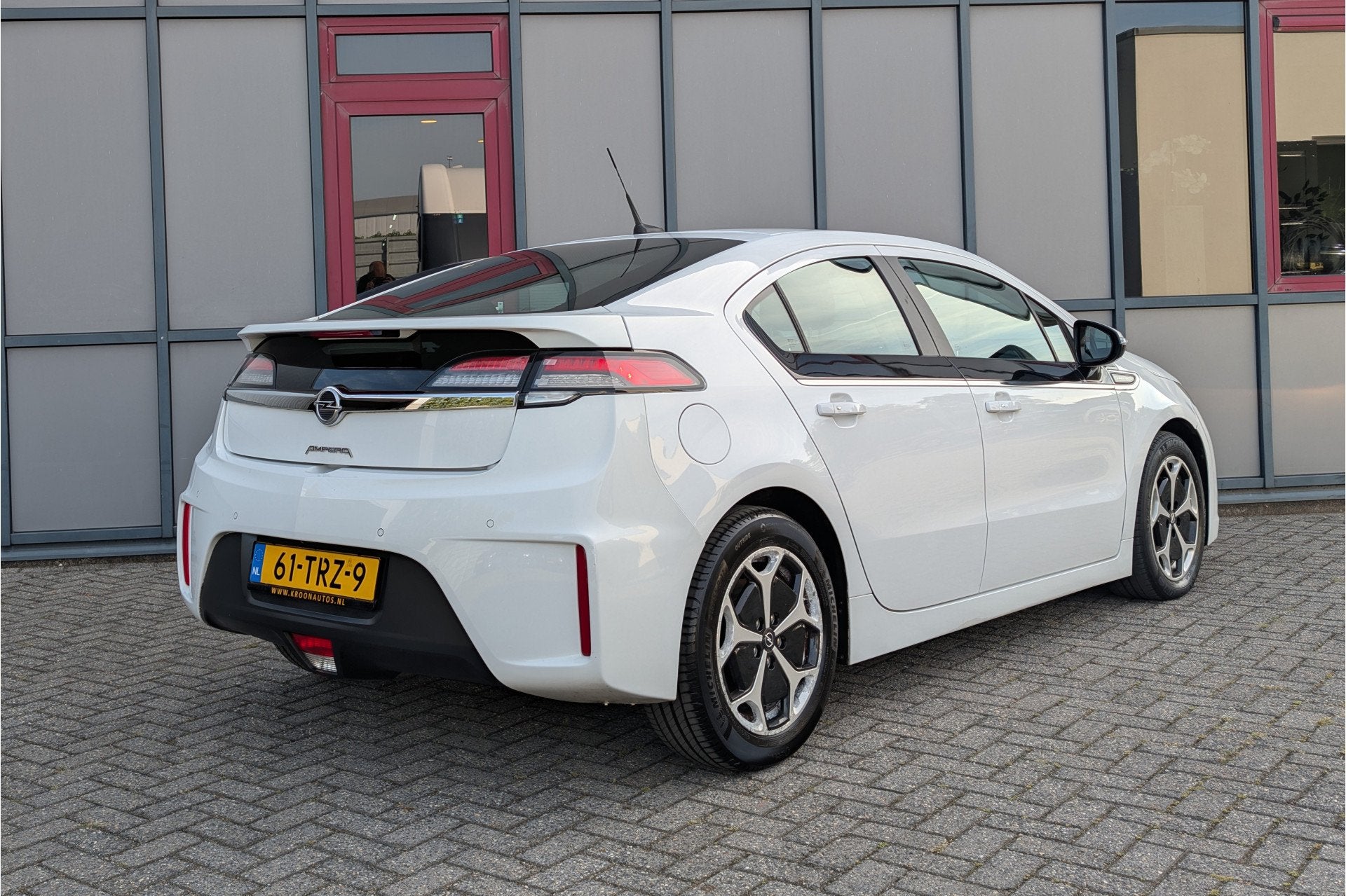 Opel Ampera 1.4 Plug-In Hybride Navi Leer Camera (bj 2012), Euro 5, 16 kWh, 4 stoelen, Wit