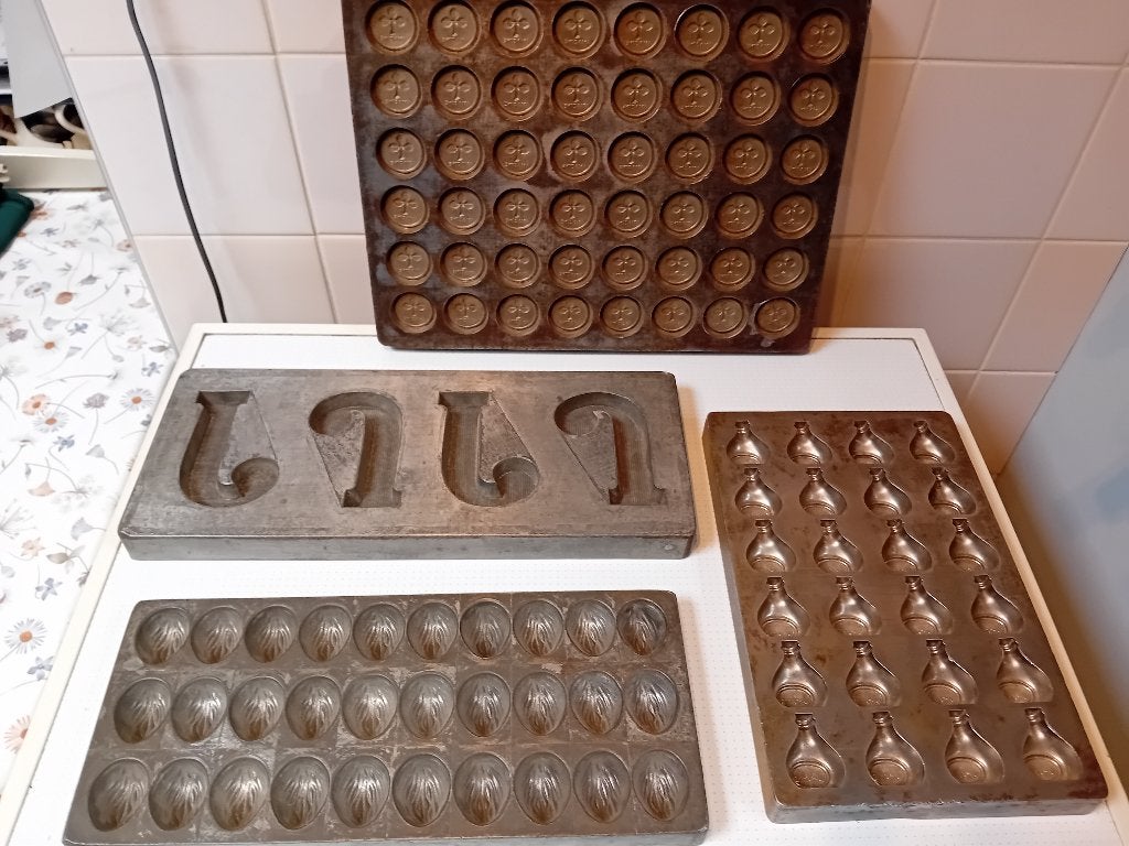 Oude chocoladeplaten., Ophalen of Verzenden