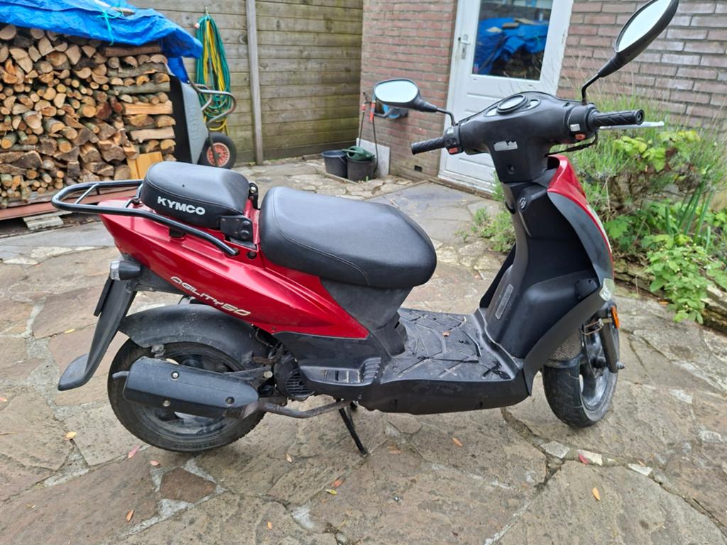 Volledige boddy vanKymco Agility 50 Scooter - Gebruikssporen, Fietsen en Brommers, Ophalen, Gebruikt, Maximaal 45 km/u, Agility