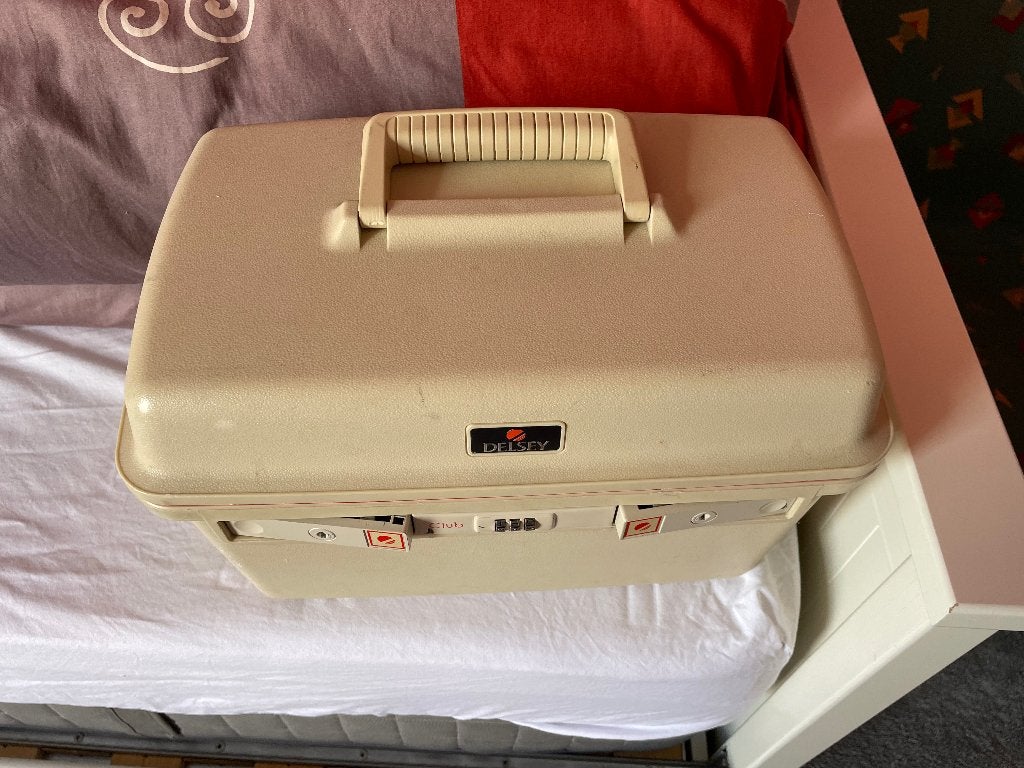 Delsey beautycase, Sieraden, Tassen en Uiterlijk, Beautycases, Gebruikt, Beige, Ophalen of Verzenden, Met slot