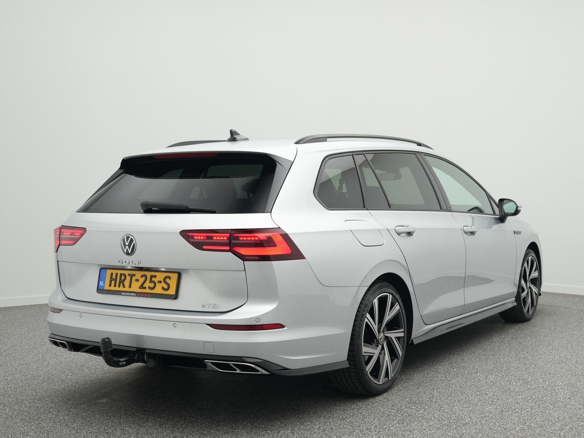 Volkswagen Golf Variant R-Line 1.5 eTSI 150 PK Business | St, Stof, 4 cilinders, 150 pk, Automatische klimaatregeling