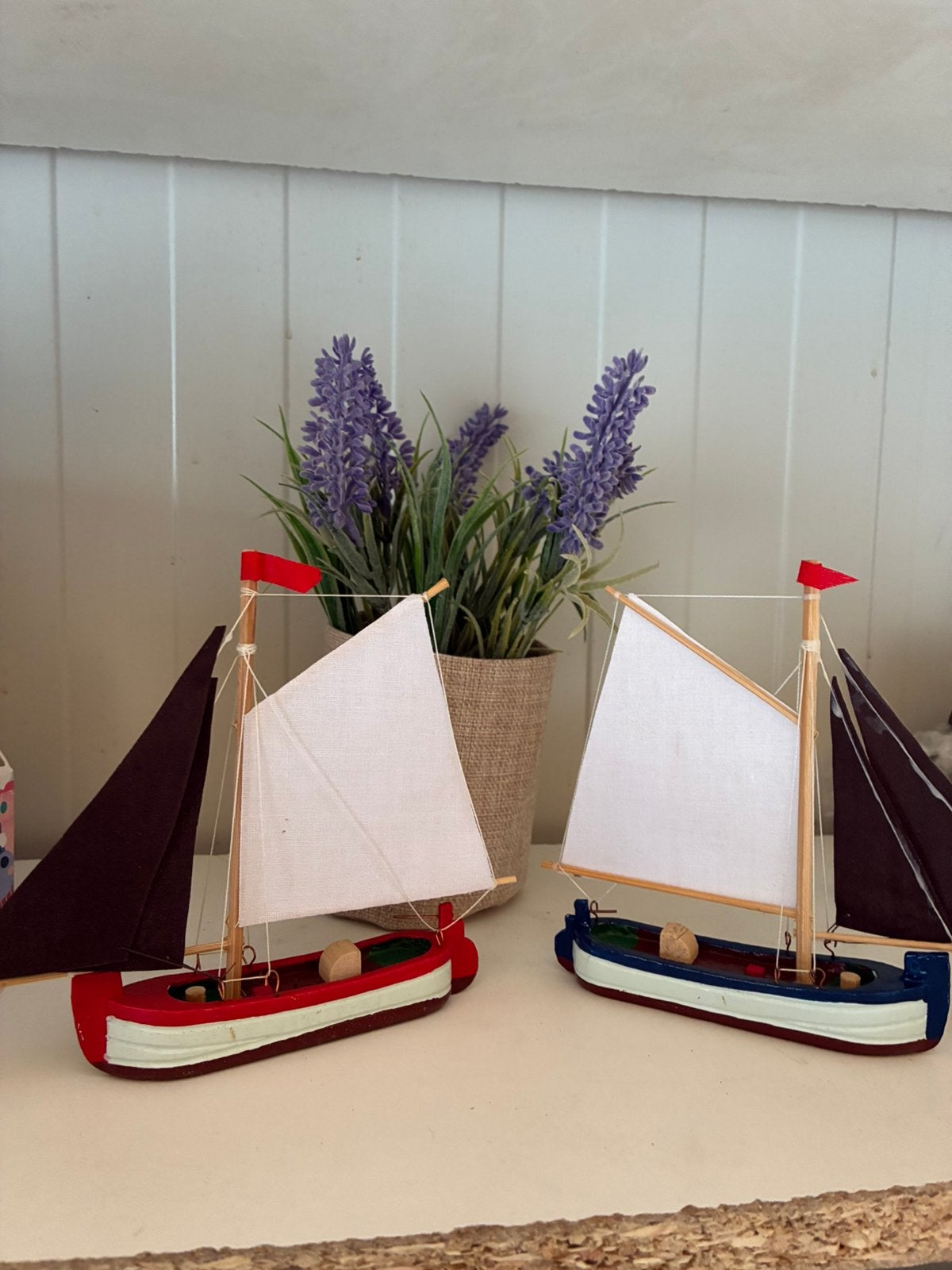 Te koop 240 st Handmade zeilbootjes, Ophalen