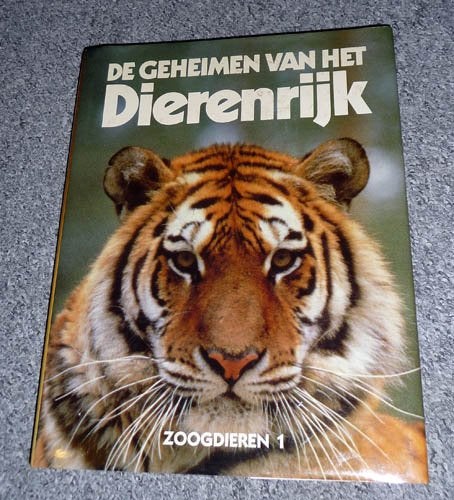 De Geheimen van het Dierenrijk Zoogdieren 1, Ophalen of Verzenden, Gelezen