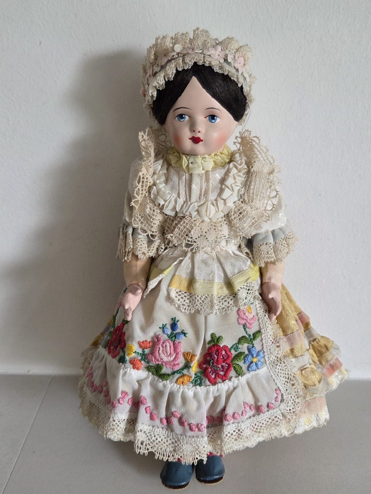 Vintage klederdracht pop, Verzamelen, Ophalen of Verzenden, Gebruikt, Pop