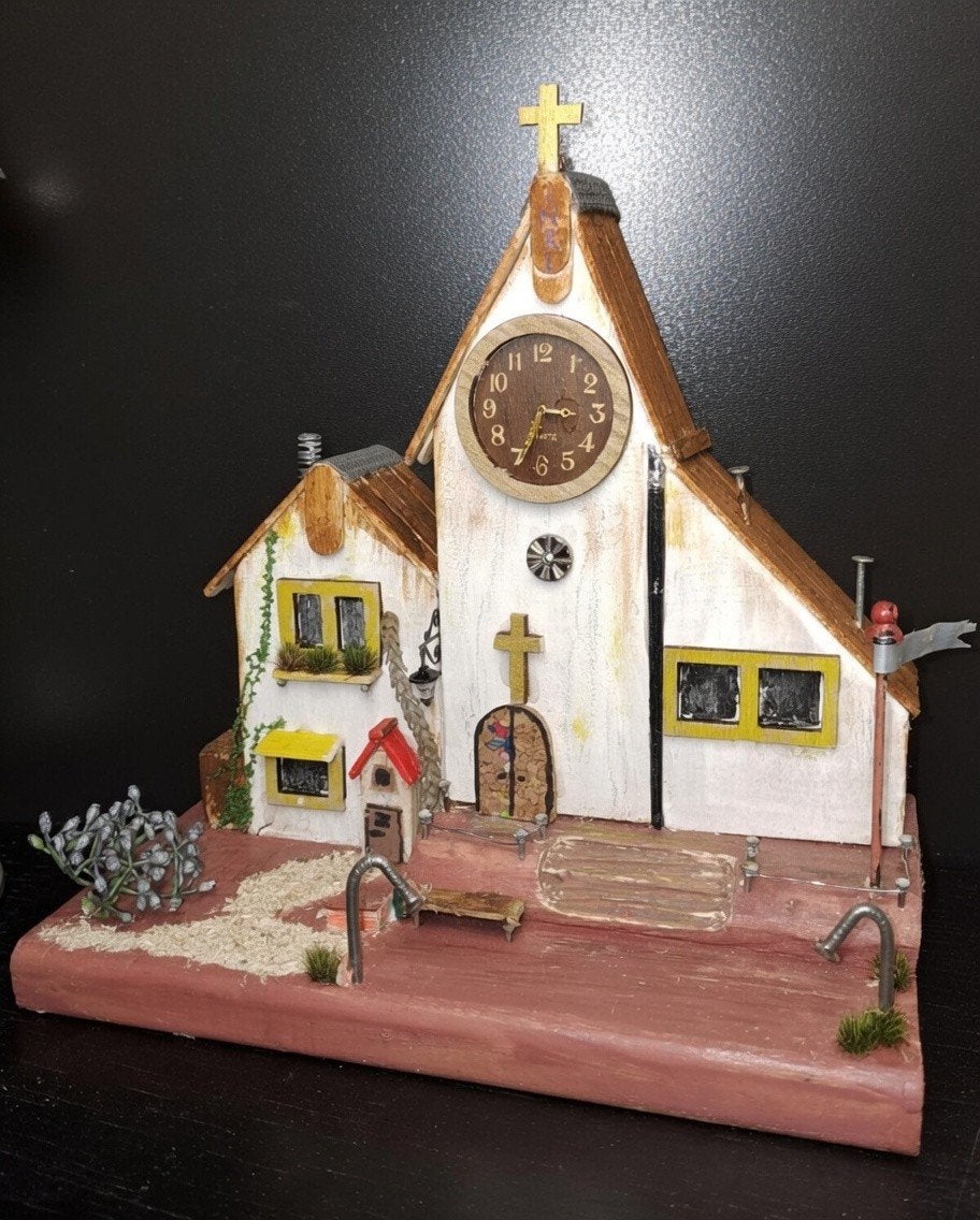 Uniek handgemaakt diorama met kerk en klok, Ophalen of Verzenden, Gebruikt, Groter dan 1:35, Diorama