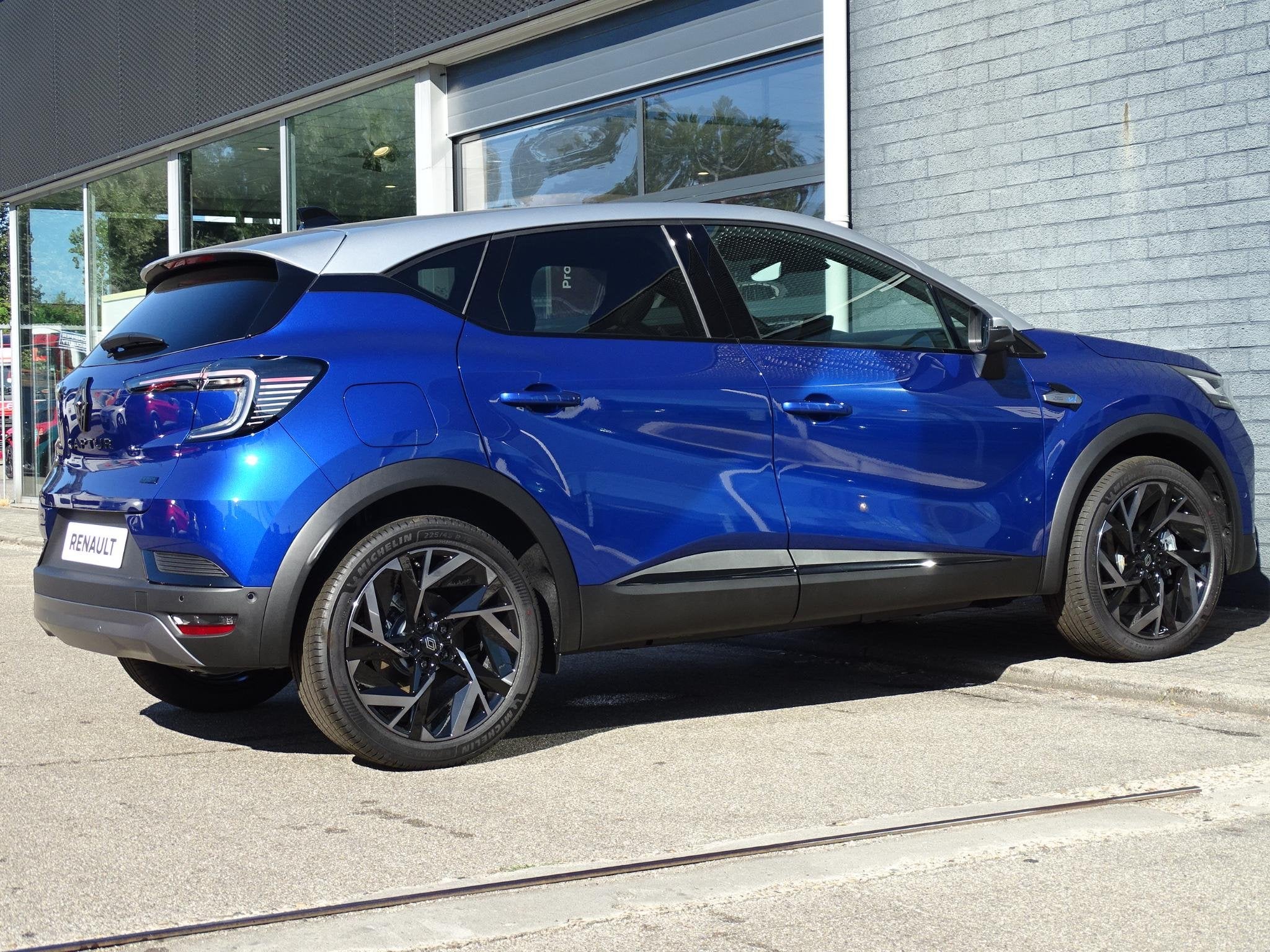 Renault Captur 1.8 E-Tech full hybrid 160 esprit Alpine NU 5, Auto's, 1789 cc, 4 cilinders, Met garantie (alle), Blauw