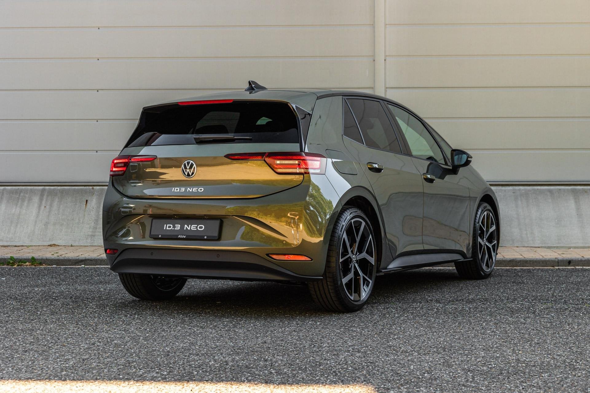 Volkswagen ID.3 Neo Style 190pk 58 kWh | LMV 20'' | Panorama, Auto's, Automaat, 12 maanden, Achterwielaandrijving, Zwart