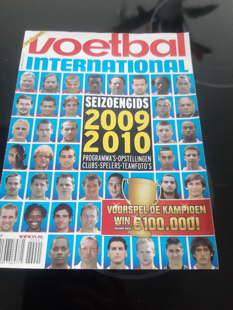 Voetbal International 2009 - 2010 seizoensgids, Verzamelen, Sportartikelen en Voetbal, Ophalen, Zo goed als nieuw, Overige binnenlandse clubs