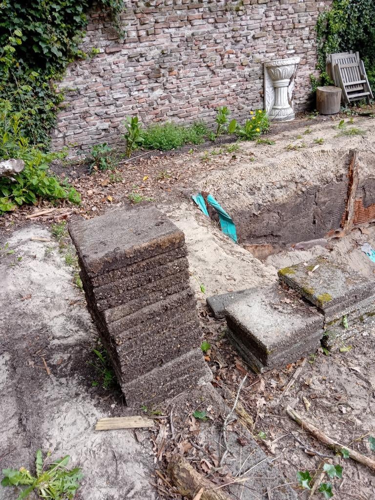 Gratis ca. 20 m² gebruikte terrastegels - 30 x 30cm, Tuin en Terras, Tegels en Klinkers, Ophalen, Gebruikt, 10 m² of meer, Beton