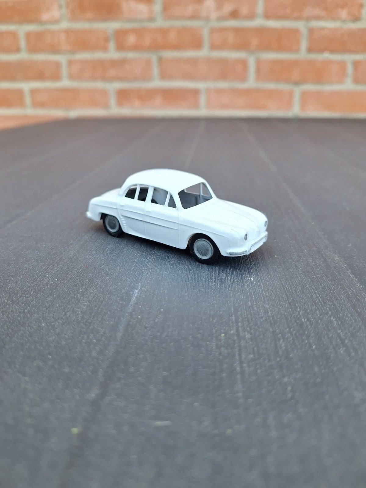 Lion Car Renault Dauphine - Gerestaureerd Model 1:50, Hobby en Vrije tijd, Modelauto's | 1:50, Ophalen of Verzenden, Gebruikt