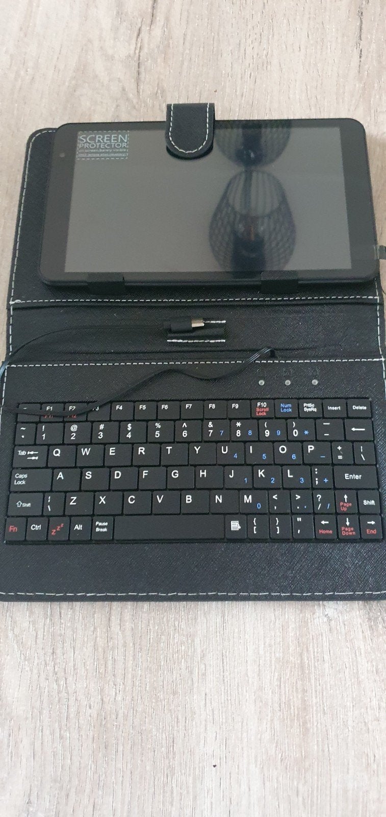 Tablet met toetsenbordhoes - YC-83T, Ophalen, 10 inch