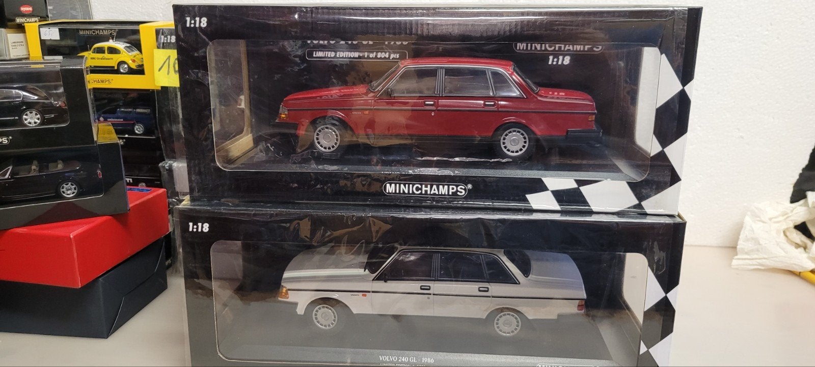 Minichamps 1986 Volvo 240 GL, Ophalen of Verzenden, Zo goed als nieuw, Auto, MiniChamps