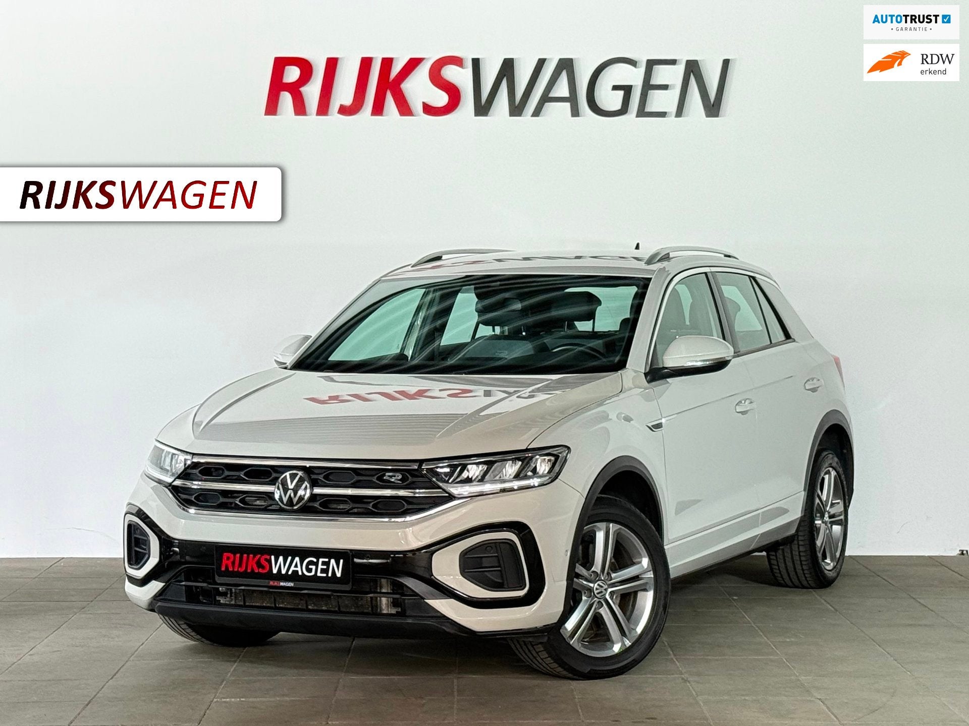 Volkswagen T-Roc 2.0 TDI 4Motion R-Line, Auto's, Volkswagen, Automaat, Gebruikt, Beige, 14 km/l