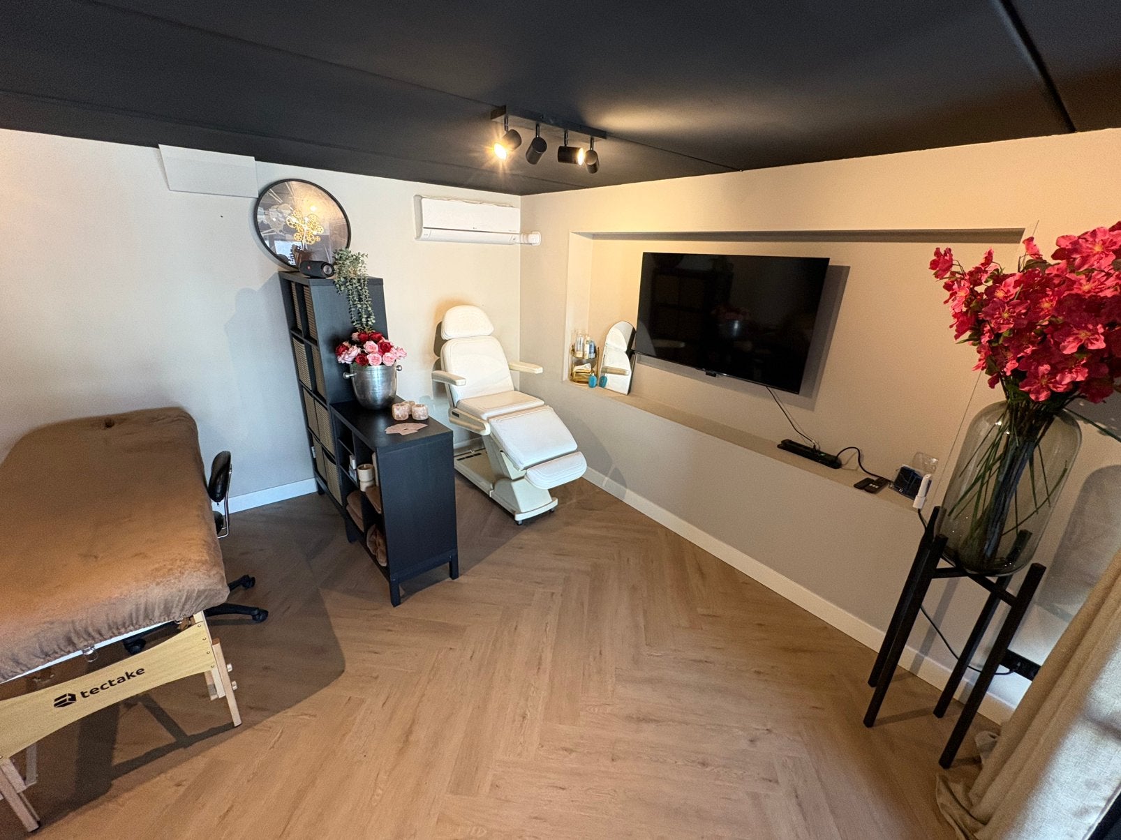 Stoelverhuur Werkplek flexplek Beauty – Utrecht, Diensten en Vakmensen, Verhuur | Zalen en Feestlocaties, Met catering, Vergader- of Congreslocatie