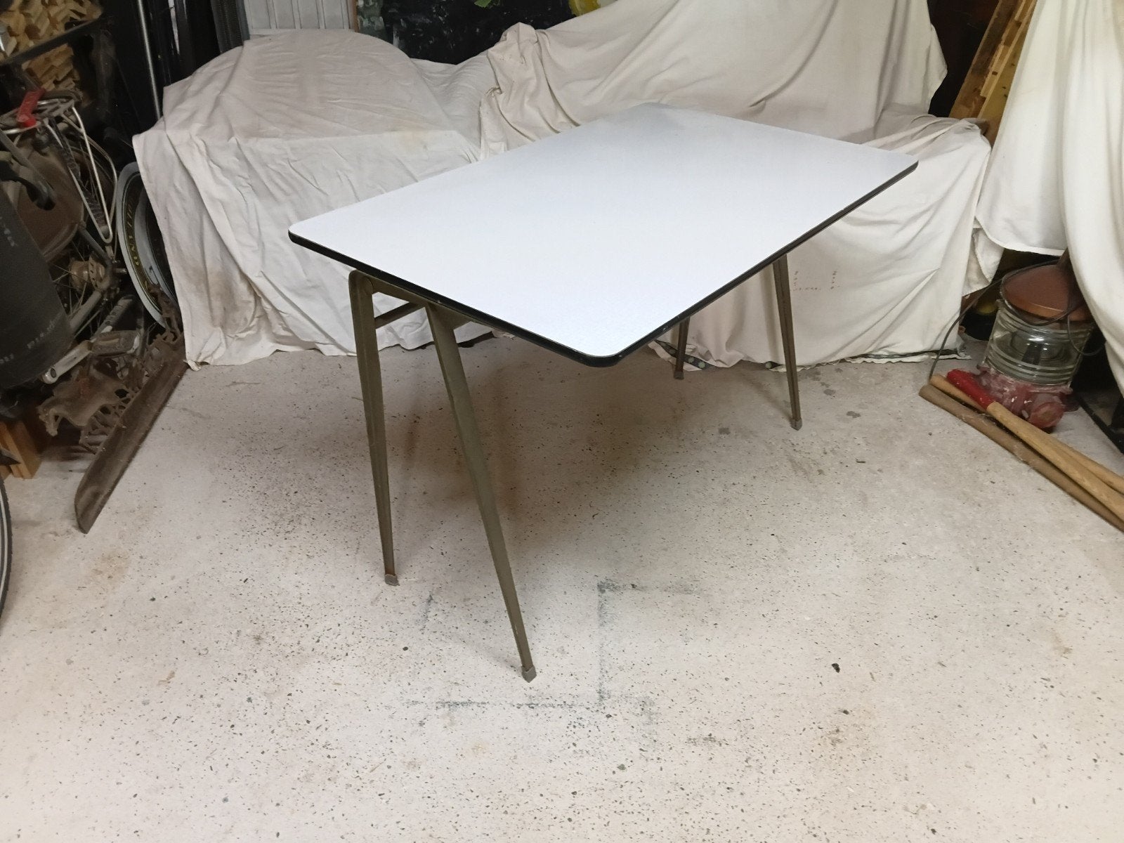 Vintage industriële ontwerptafel van Wim Rietveld, Huis en Inrichting, Bureaus, Ophalen, Gebruikt
