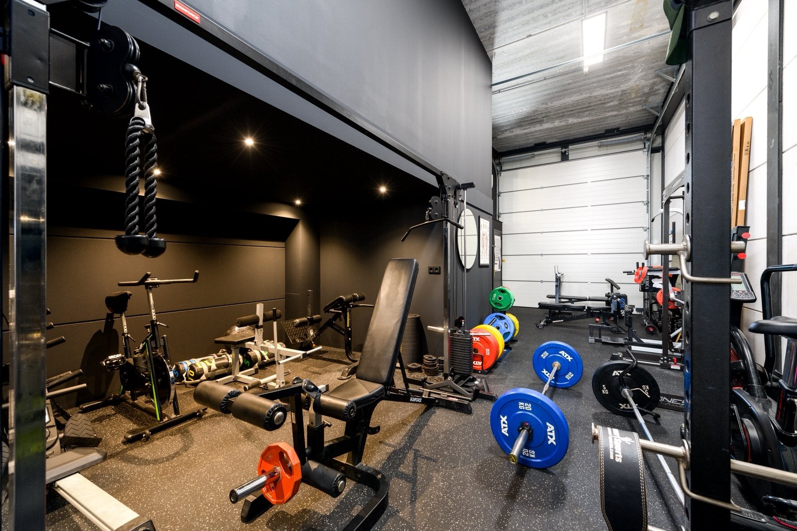 Te koop: volledig uitgeruste gym, Ophalen, Gebruikt, Krachtstation