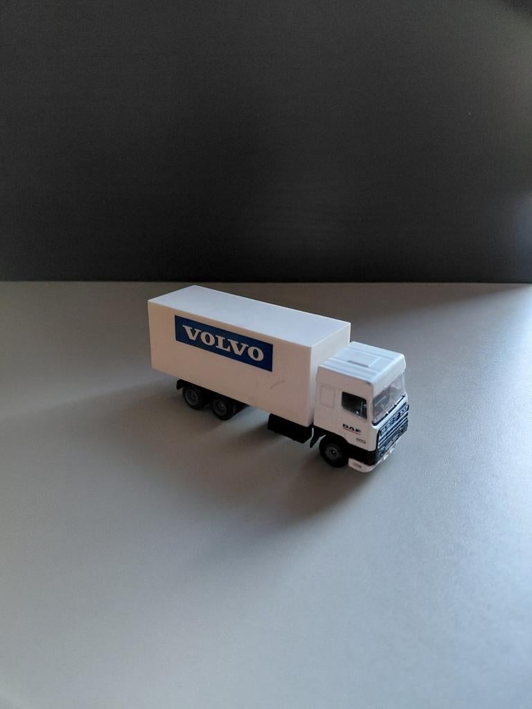 EFSI Toys DAF 95 Space Cab met Volvo reclame (1/87), Ophalen of Verzenden, Gebruikt, Bus of Vrachtwagen, Efsi