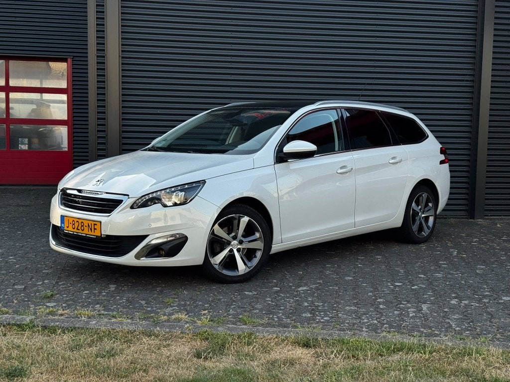 Peugeot 308 1.2 E-thp 96KW/130PK SW 2016 Wit*Automaat*Pano*, Stof, Zwart, 1199 cc, Wit