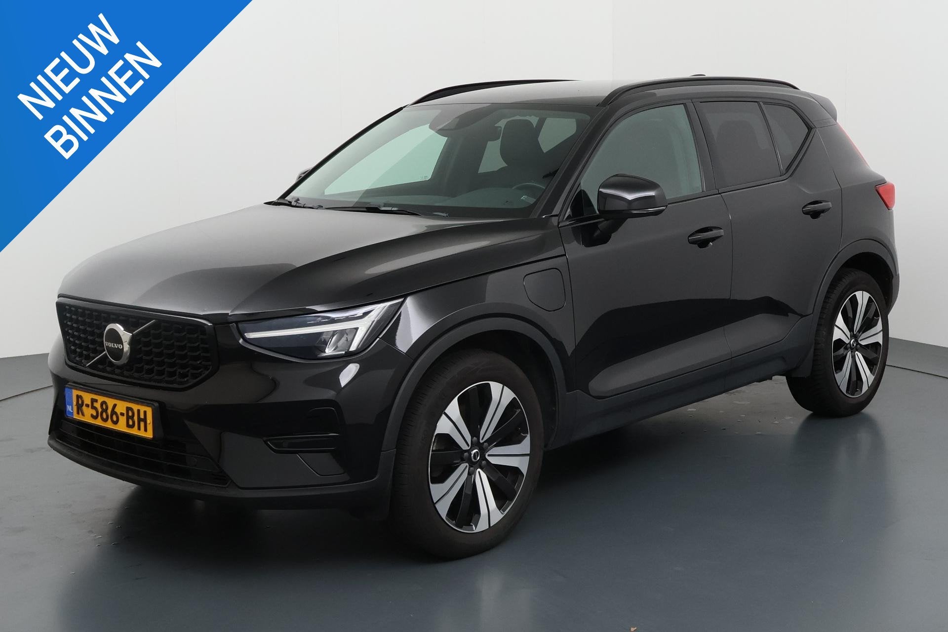 VOLVO XC40 1.5 T5 PLUG-IN HYBRID PLUS DARK I LEDEREN BEKLEDI, 1712 kg, Met garantie (alle), Zwart, Hybride Elektrisch/Benzine