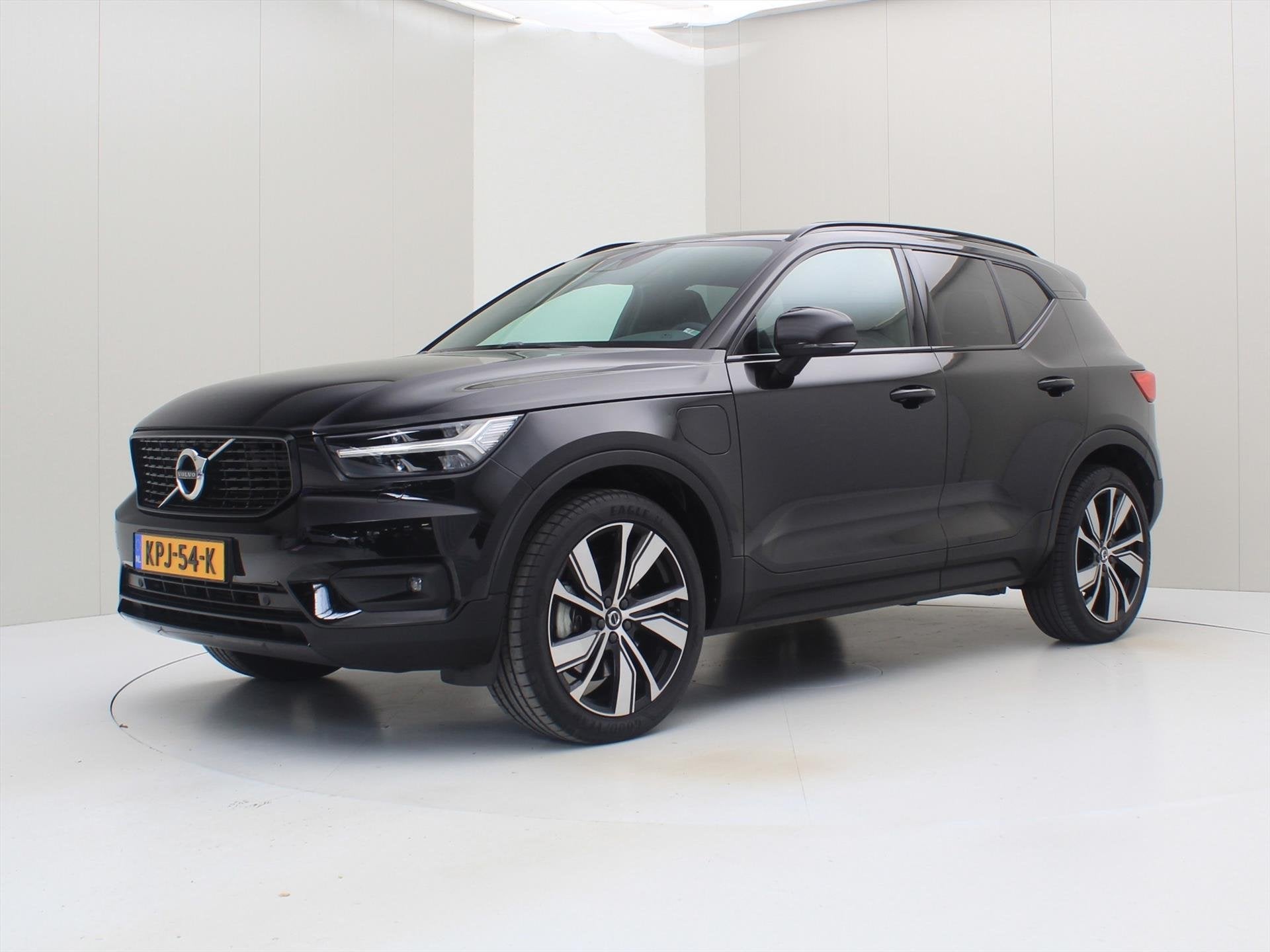 Volvo Xc40 T4 Twin Engine 211pk Geartronic R-Design [ TREKHA, Auto's, 1712 kg, Zwart, Plug-in hybride, Bedrijf