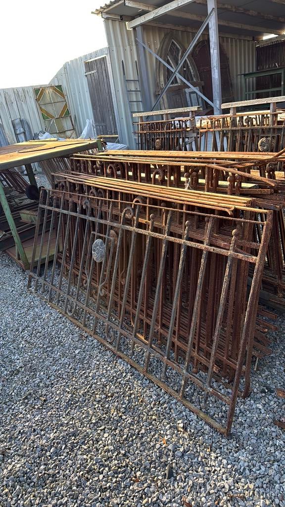 Grote lengte originele antieke hekwerken, Ophalen of Verzenden, Zo goed als nieuw, IJzer, Sierhekwerk