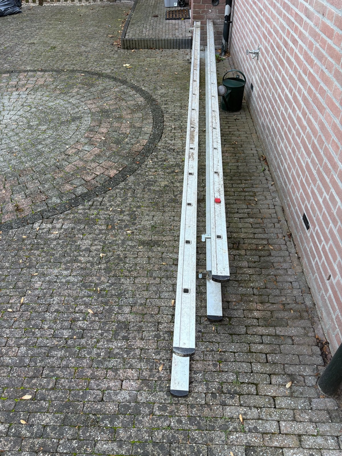 Aluminium uitschuifbare ladder - 2 delen - 9 meter, Doe-het-zelf en Verbouw, Ophalen, Gebruikt, Ladder, Opvouwbaar of Inschuifbaar