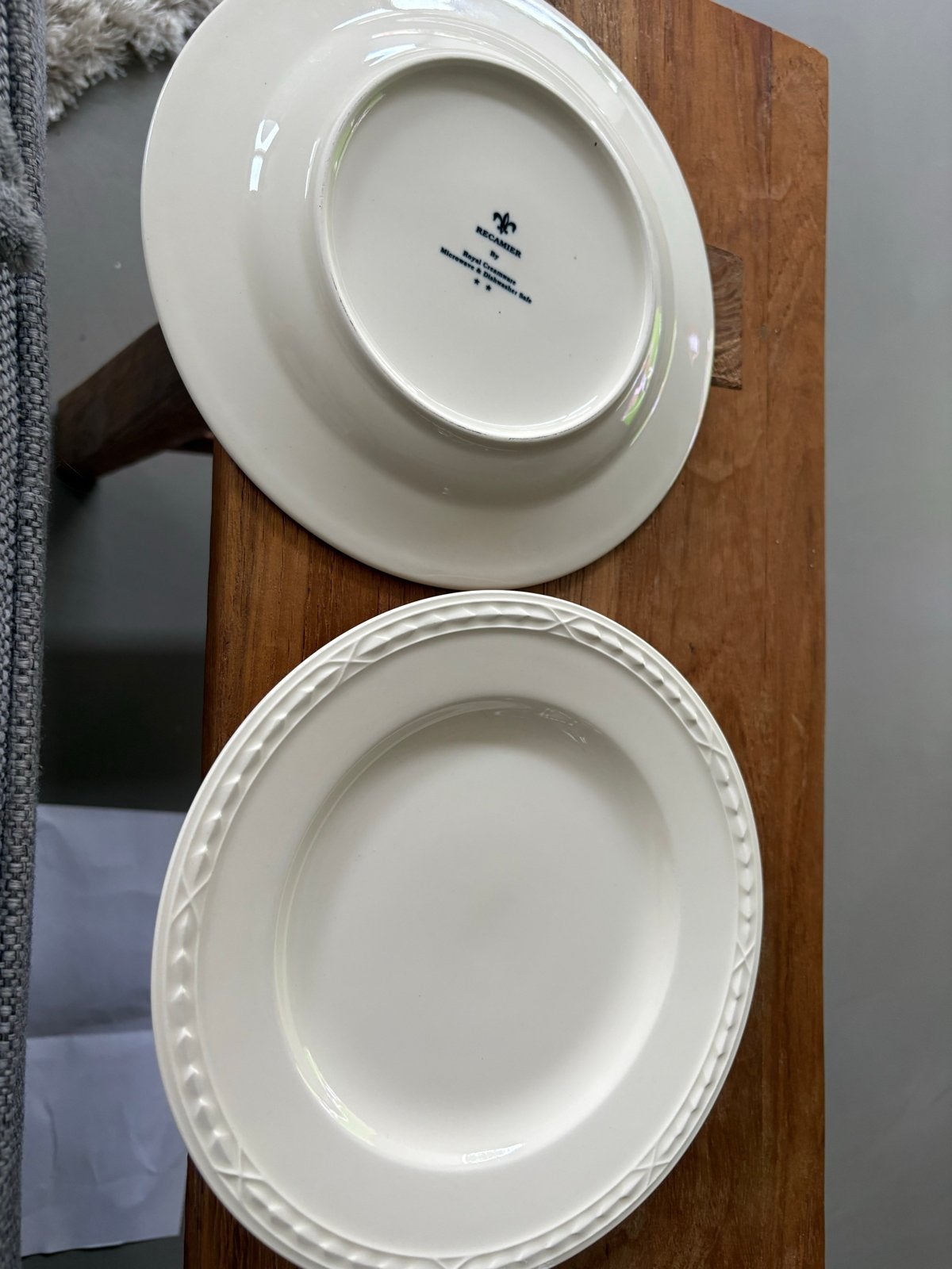 2 Recamier boterhamborden 21 cm z.g.a.n., Huis en Inrichting, Keuken | Servies, Ophalen of Verzenden, Zo goed als nieuw, Porselein