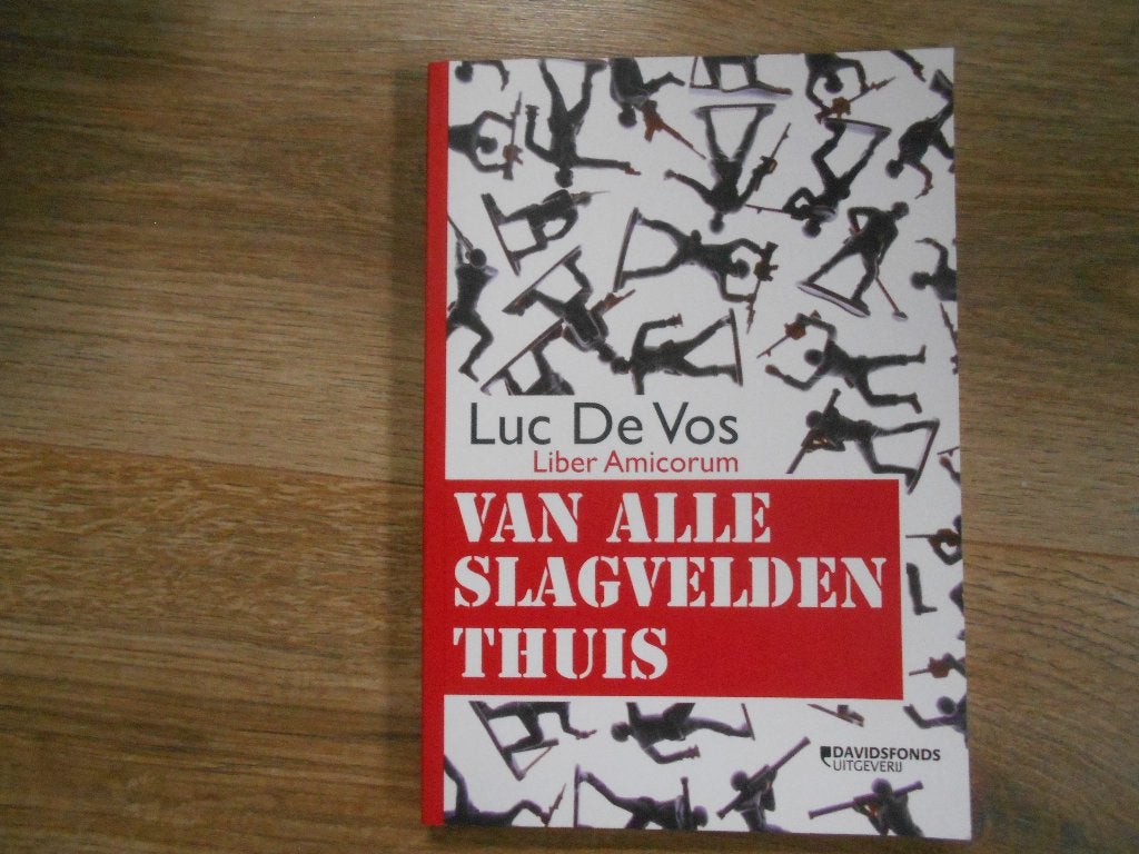 Luc de Vos Van slagvelden thuis, Ophalen of Verzenden, Tweede Wereldoorlog, Zo goed als nieuw, Overige onderwerpen